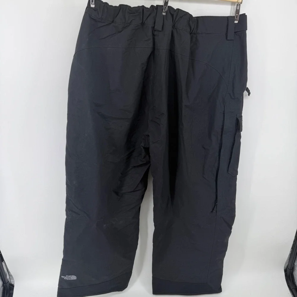 The North‎ Face HyVent Mens XL Short Black Ski Snowboard Pants Waterproof Cargo
